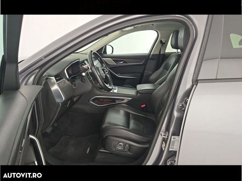 Jaguar F-Pace D200 AWD R-Dynamic SE - 25