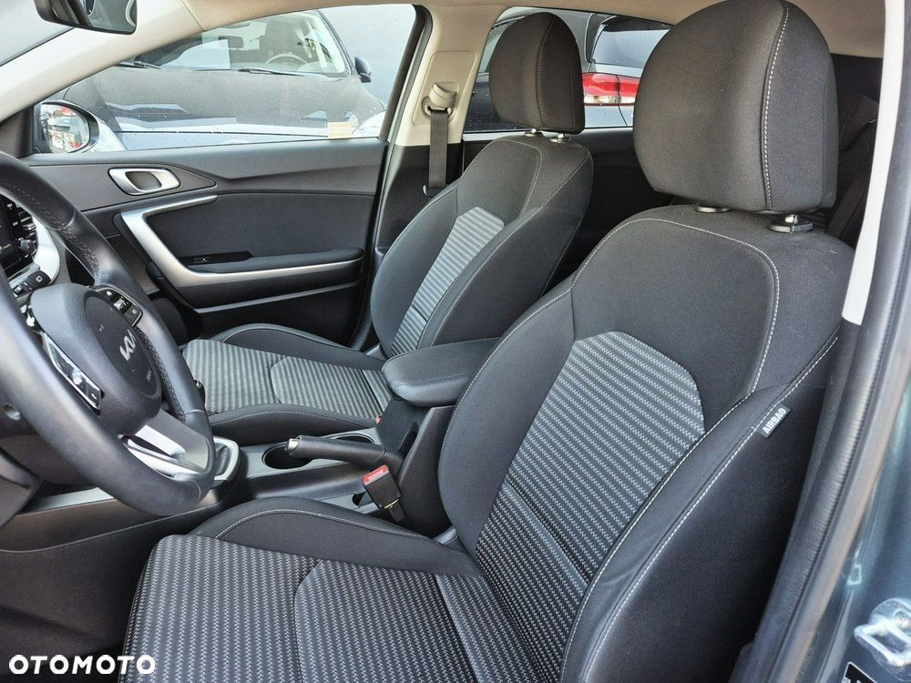 Kia Ceed 1.5 T-GDI M - 11