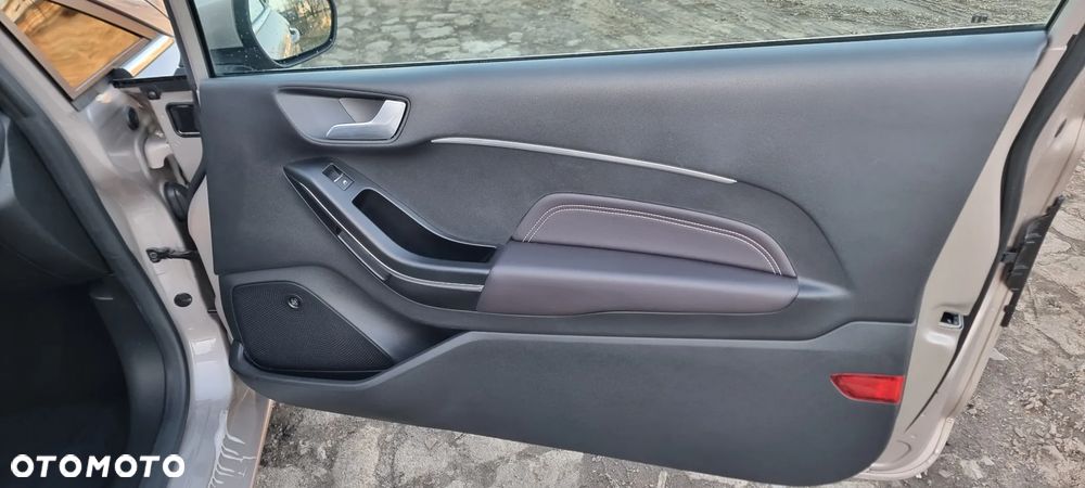 Ford Fiesta 1.0 EcoBoost S&S VIGNALE - 21
