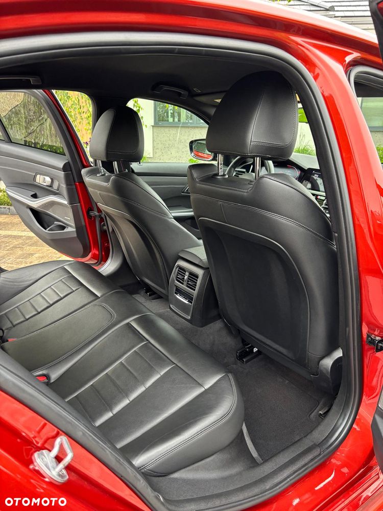 BMW Seria 3 320d xDrive Sport - 12