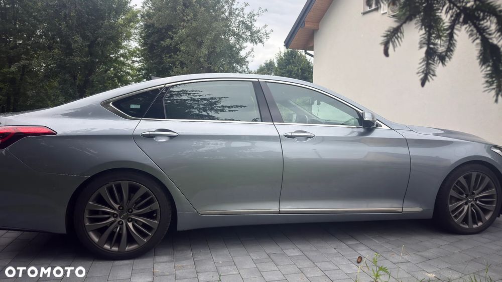 Hyundai Genesis - 8
