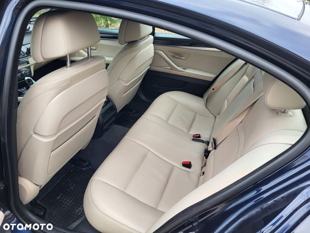 BMW Seria 5 520d Luxury Line - 12