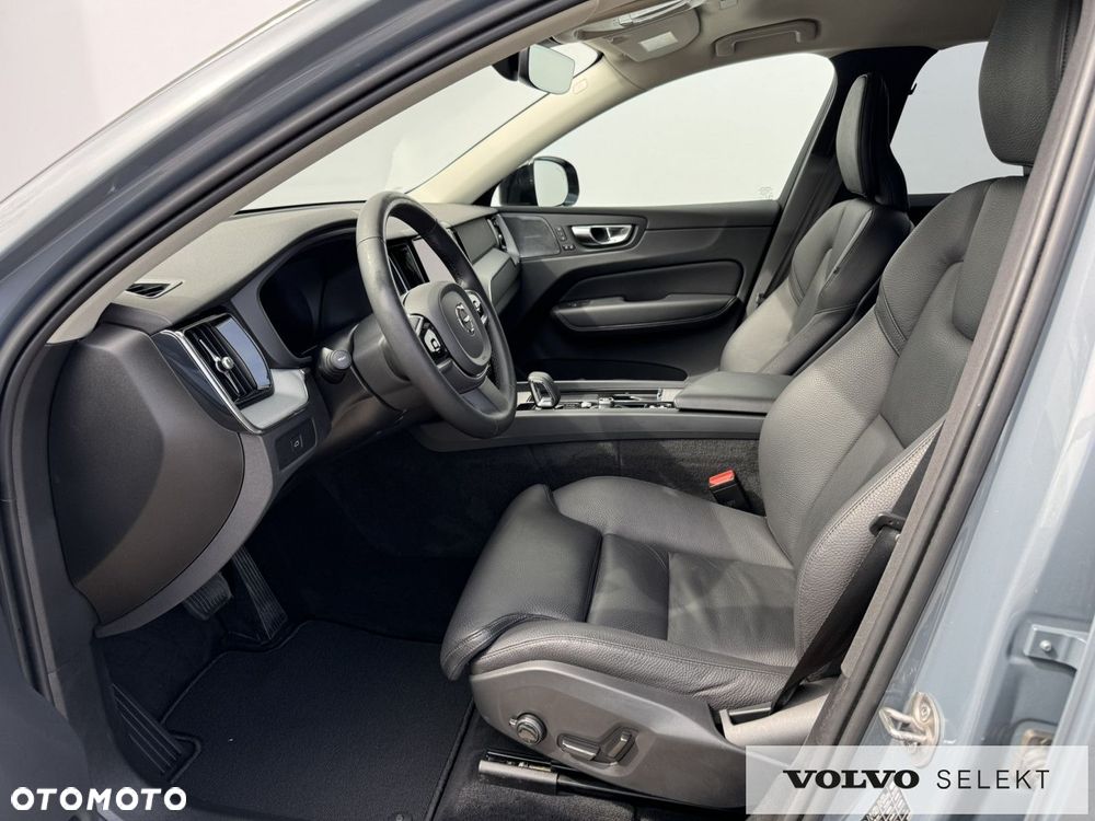 Volvo XC 60 B4 D AWD Plus Dark - 12