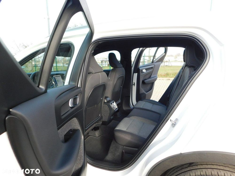 Volvo XC 40 T2 Plus Bright - 11