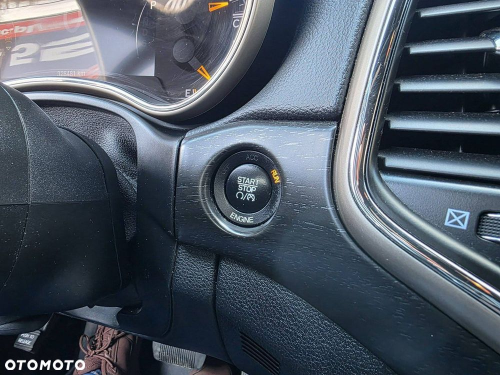 Jeep Grand Cherokee - 19