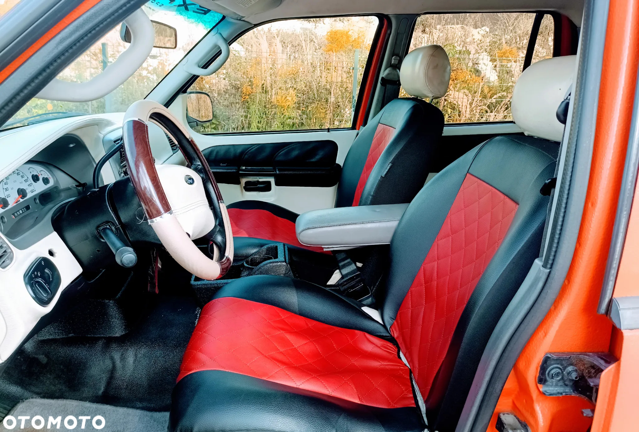 Ford Explorer 4.0 4WD - 8
