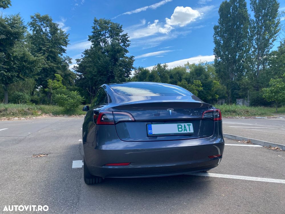 Tesla Model 3 - 2