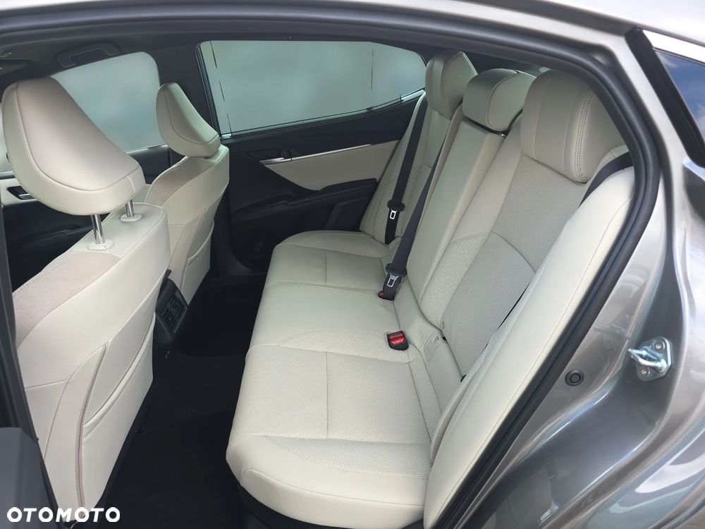 Toyota Camry 2.5 Hybrid Dynamic Force Executive e-CVT - 27
