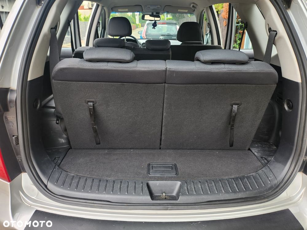 Kia Carens 2.0 EX - 14