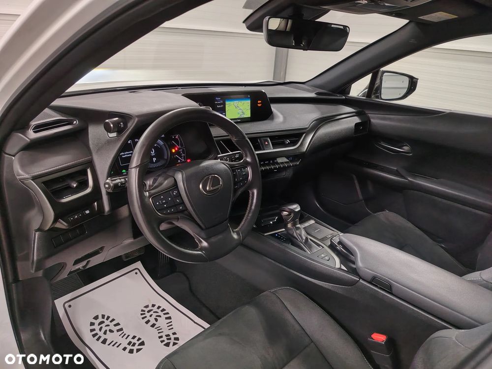Lexus UX 250h Elegance 2WD - 17