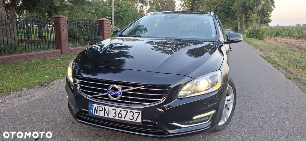 Volvo V60 D6 AWD Plug-in Hybrid Summum - 27