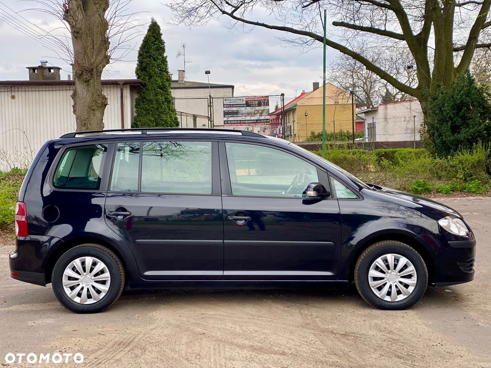 Volkswagen Touran - 8