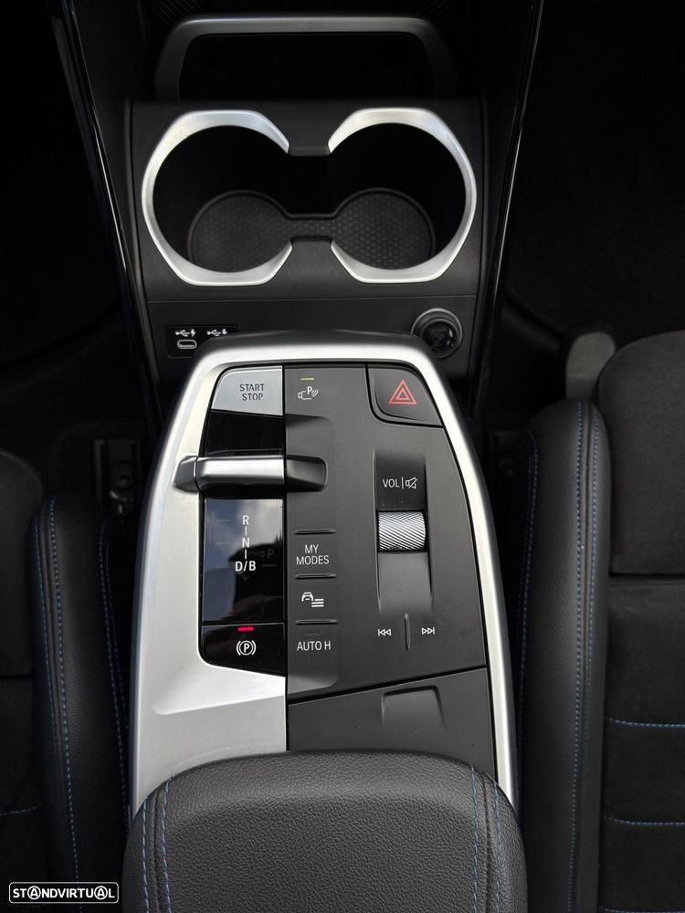 BMW iX1 xDrive30 M Sport Pack - 21