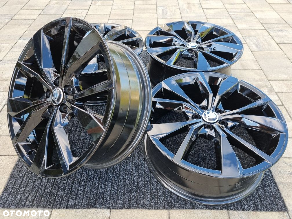 Skoda Kamiq 18 " Felgi aluminiowe nowe 5x100 Rapid Fabia Czarne - 4