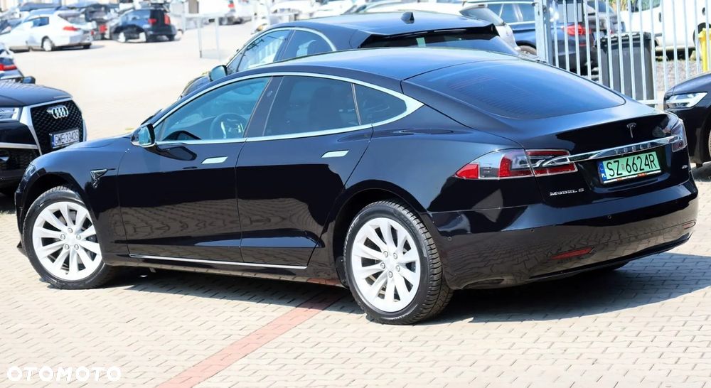Tesla Model S Dual Motor Allradantrieb - 28