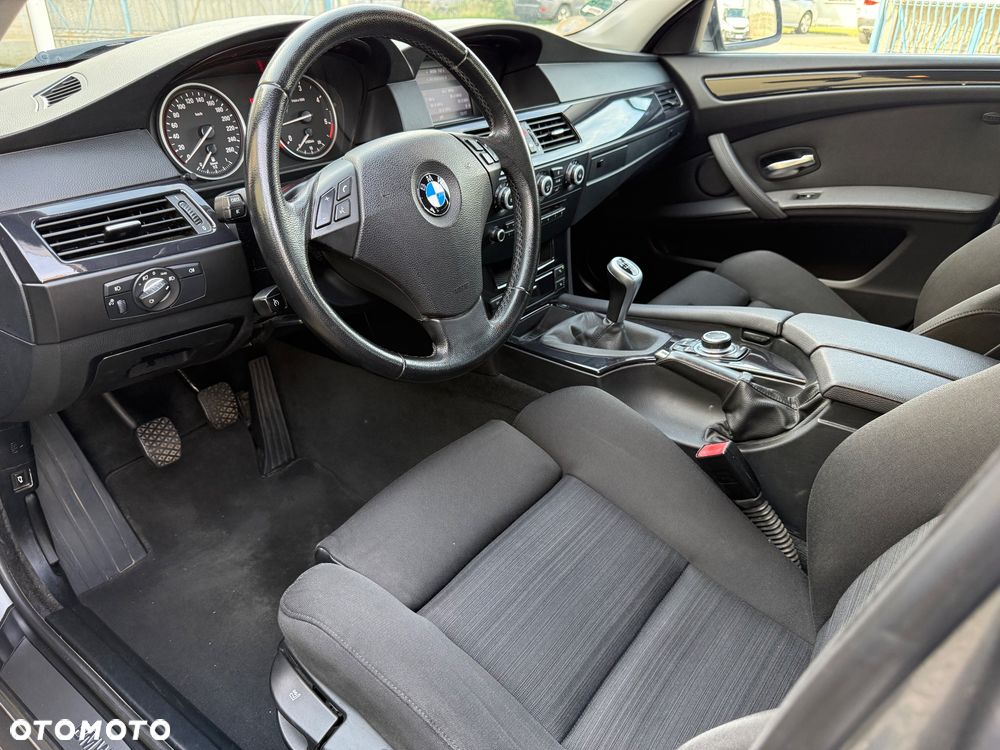 BMW Seria 5 525d - 20