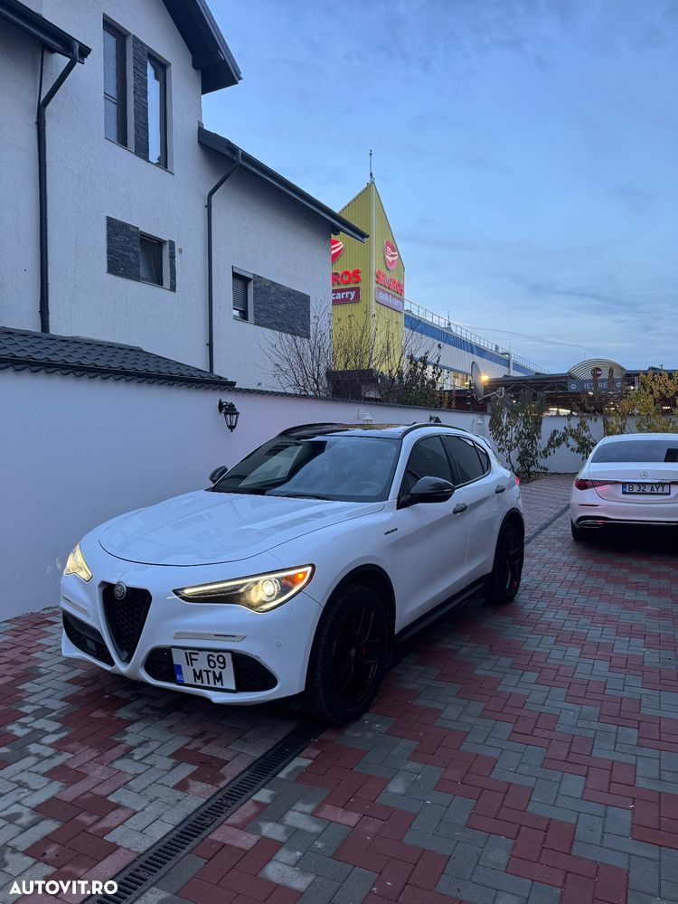 Alfa Romeo Stelvio 2.0 Turbo 16V AT8-Q4 Veloce - 4