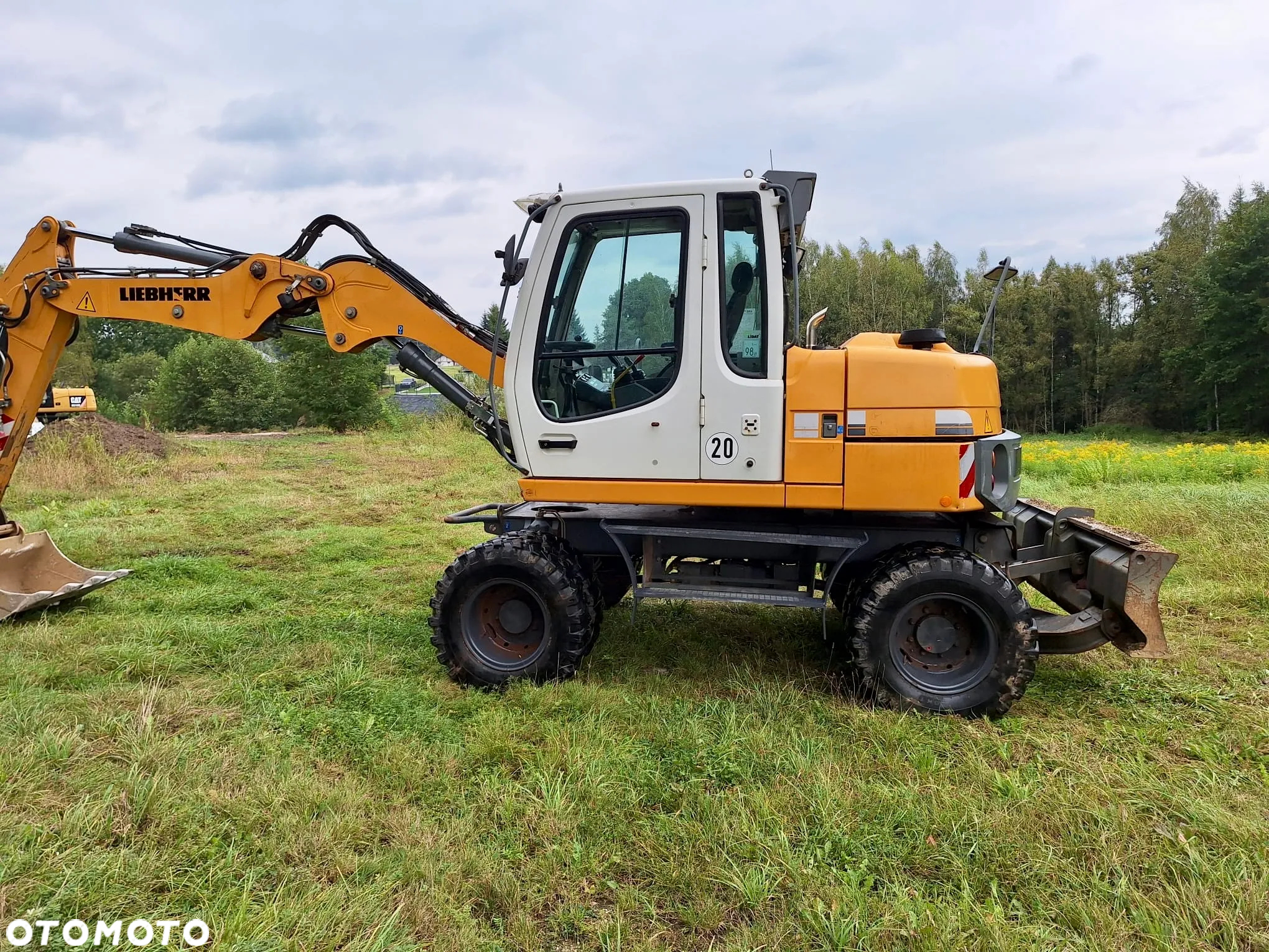 Liebherr A311 - 8