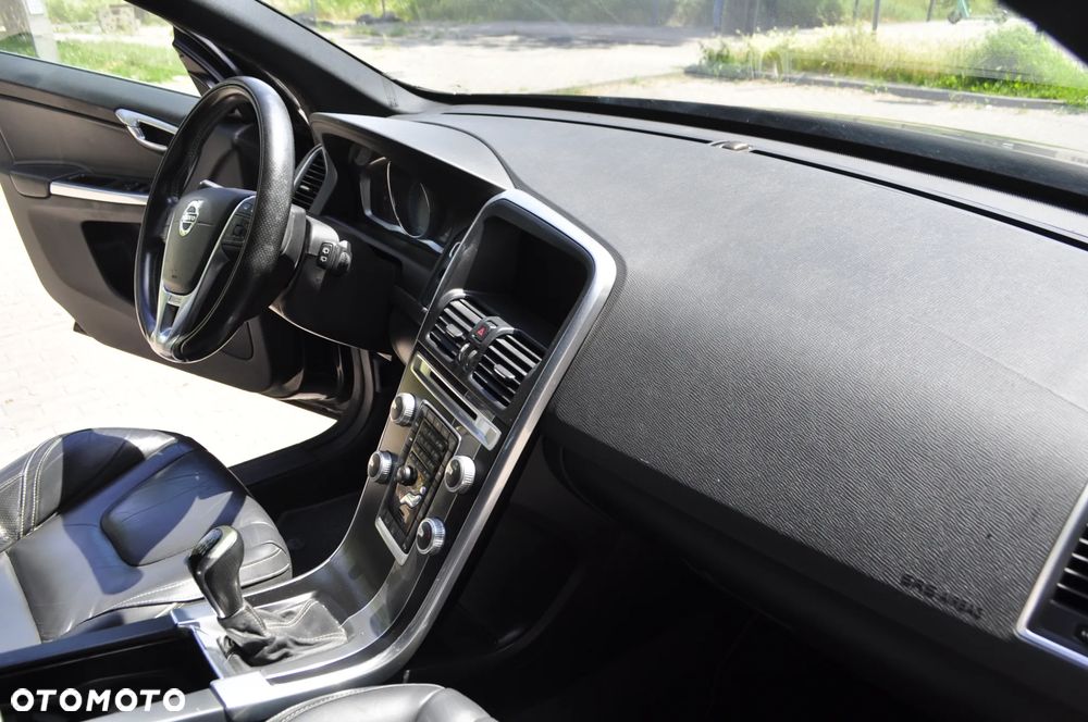 Volvo XC 60 D4 Drive-E R-Design Kinetic - 22