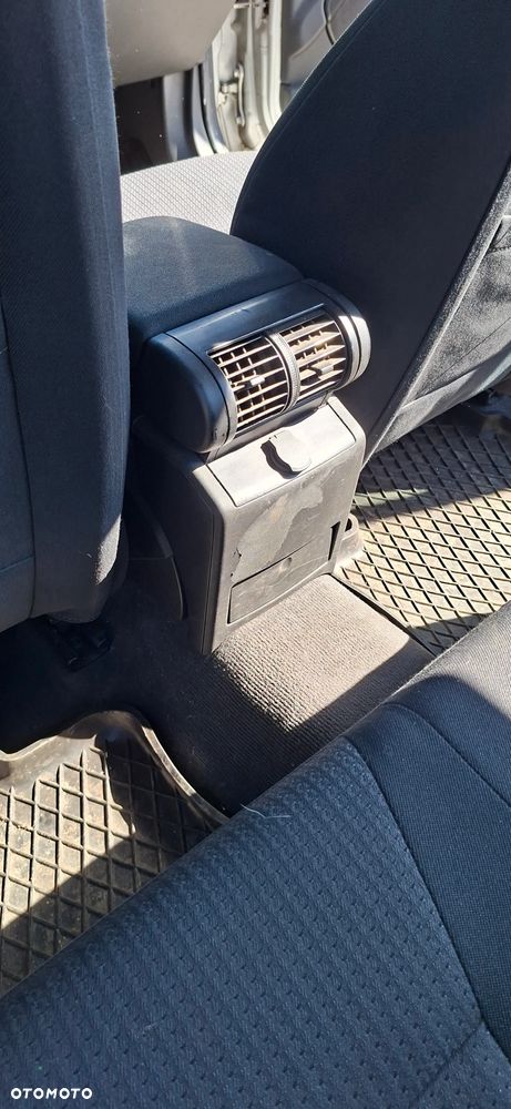 Opel Vectra 1.6 Essentia - 10