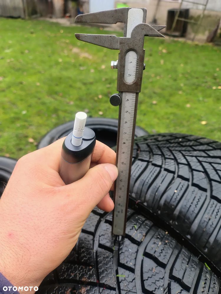 Opony zimowe 235/55 R17 - 10