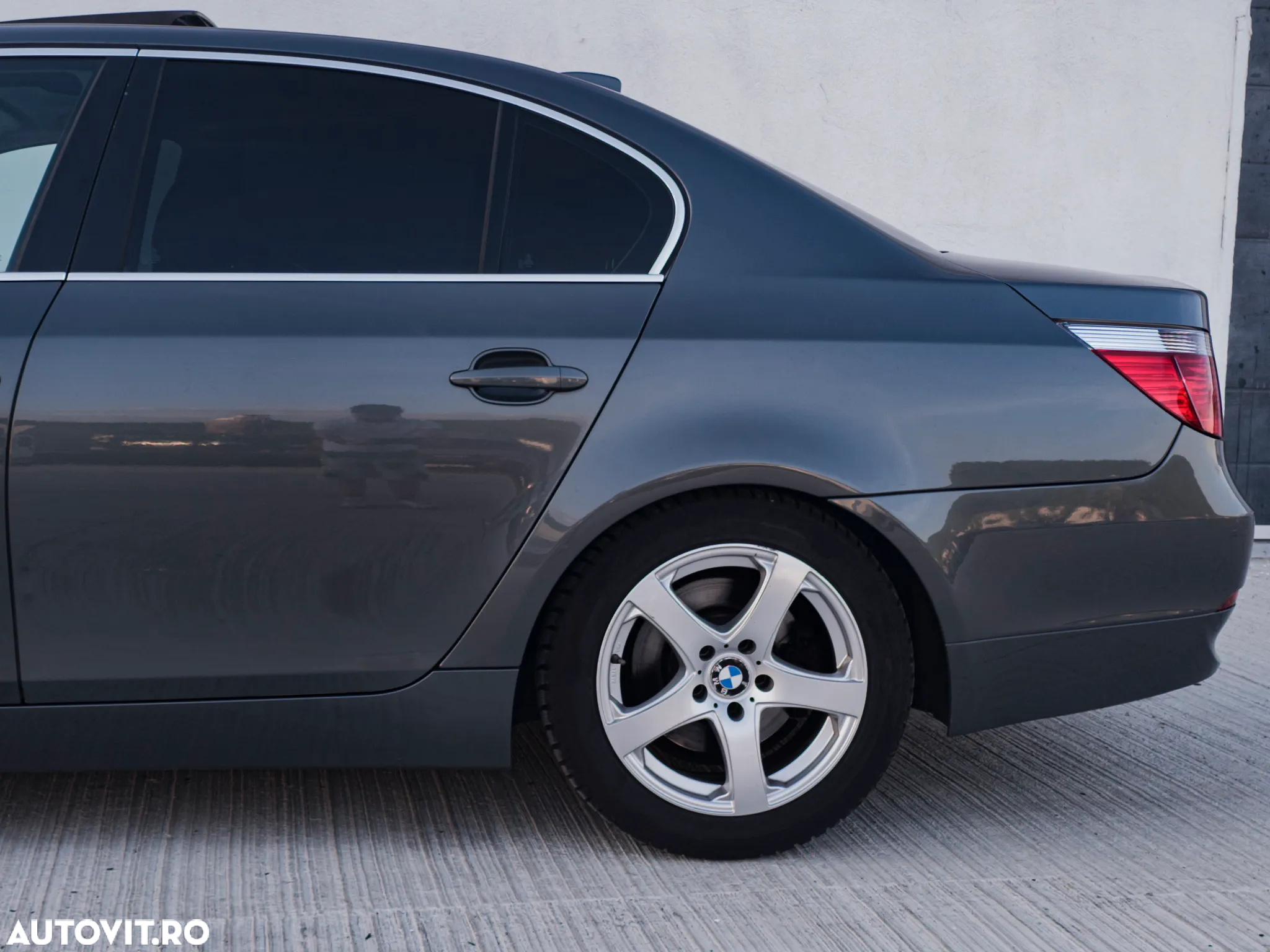 BMW Seria 5 525d Aut. - 13