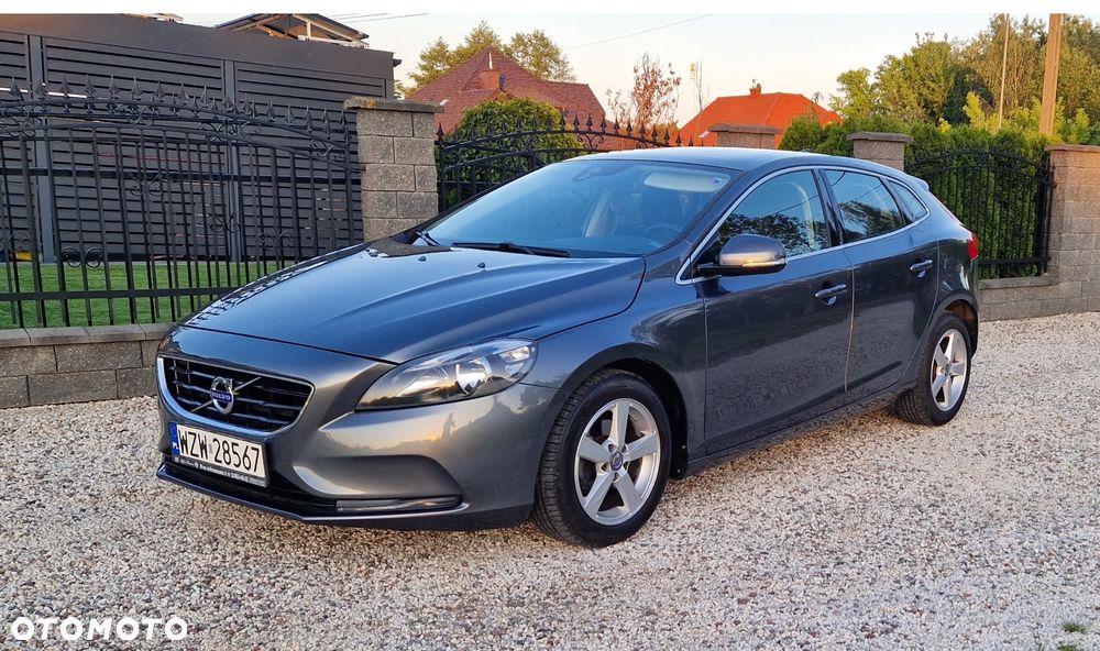 Volvo V40 D2 Momentum - 1