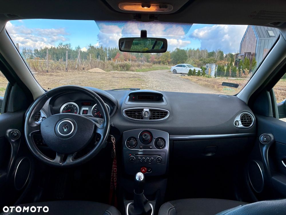 Renault Clio - 26