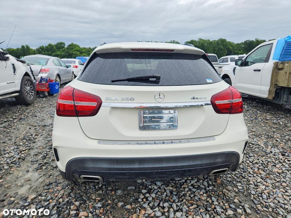 Mercedes-Benz GLA 250 7G-DCT - 6