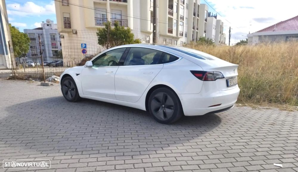 Tesla Model 3 Standard Range Plus RWD - 3