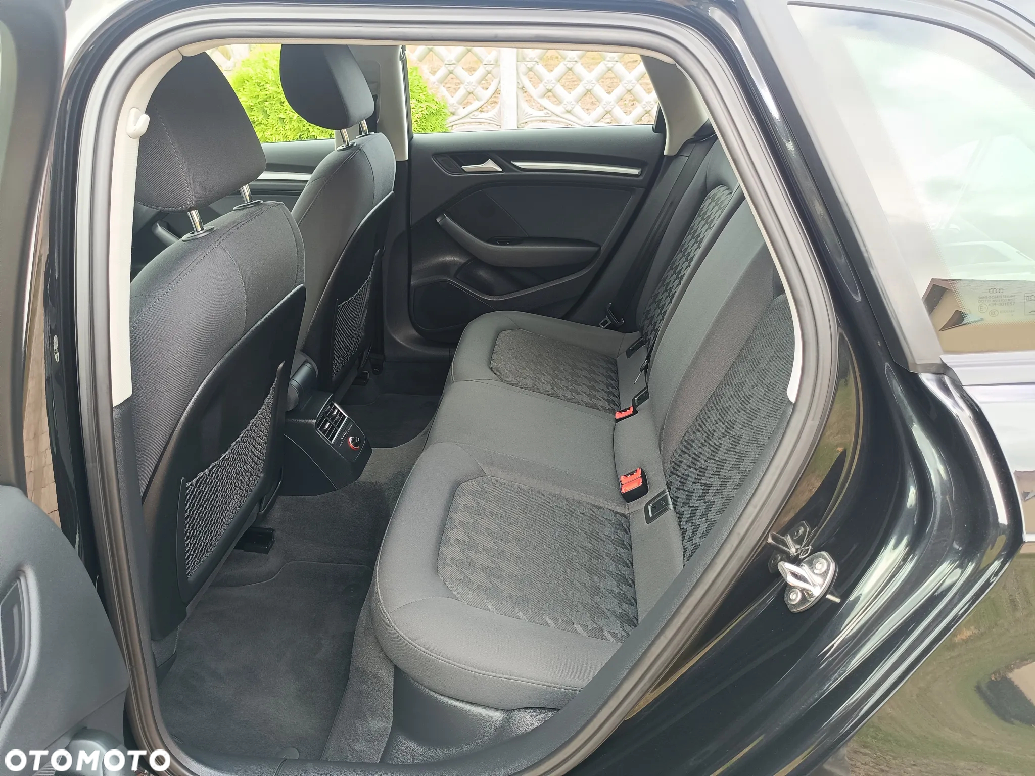 Audi A3 1.6 TDI S line Sportpaket - 9