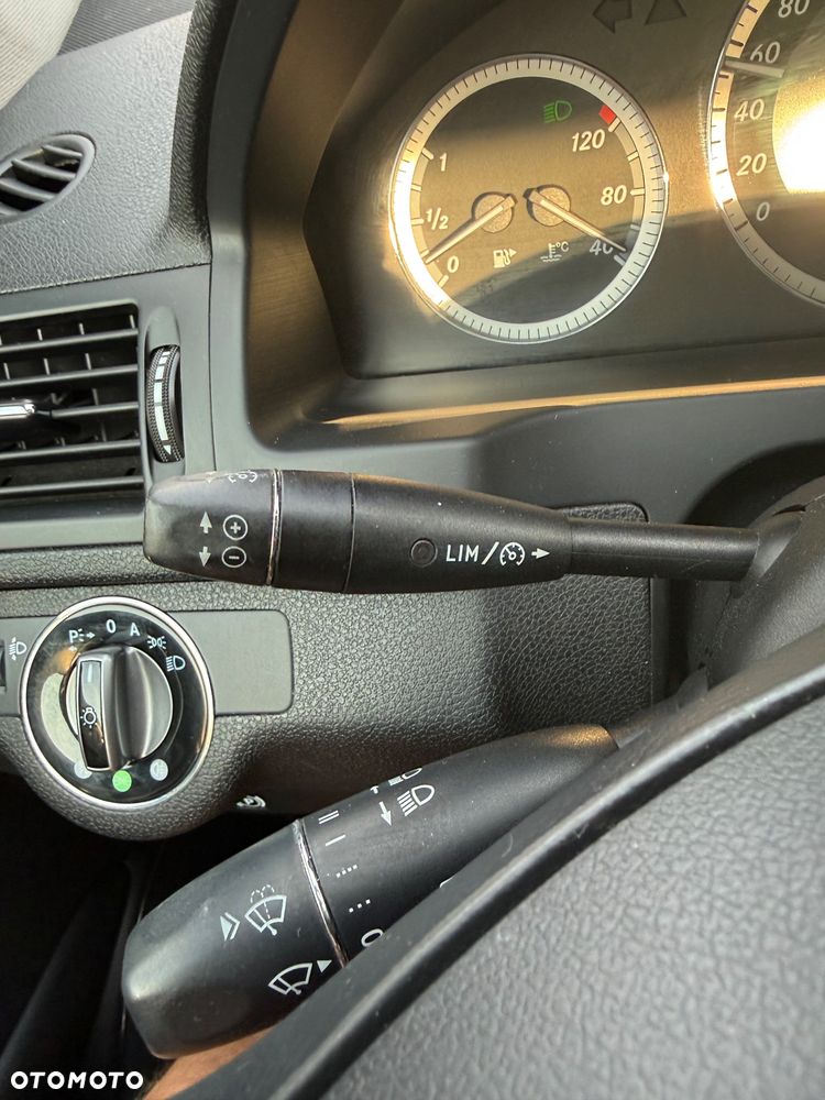 Mercedes-Benz Klasa C 200 CDI DPF Automatik Elegance - 15