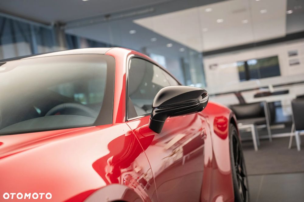 Porsche 911 Carrera T-Hybrid 4 GTS - 36