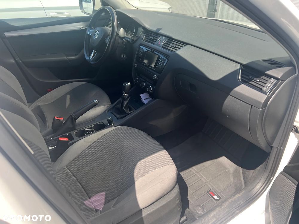 Skoda Octavia 1.6 TDI Active - 10
