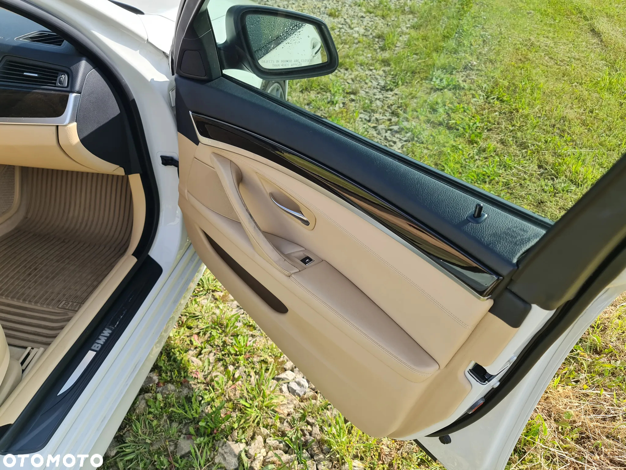 BMW Seria 5 528i xDrive - 28