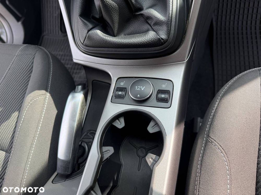 Ford Kuga - 12