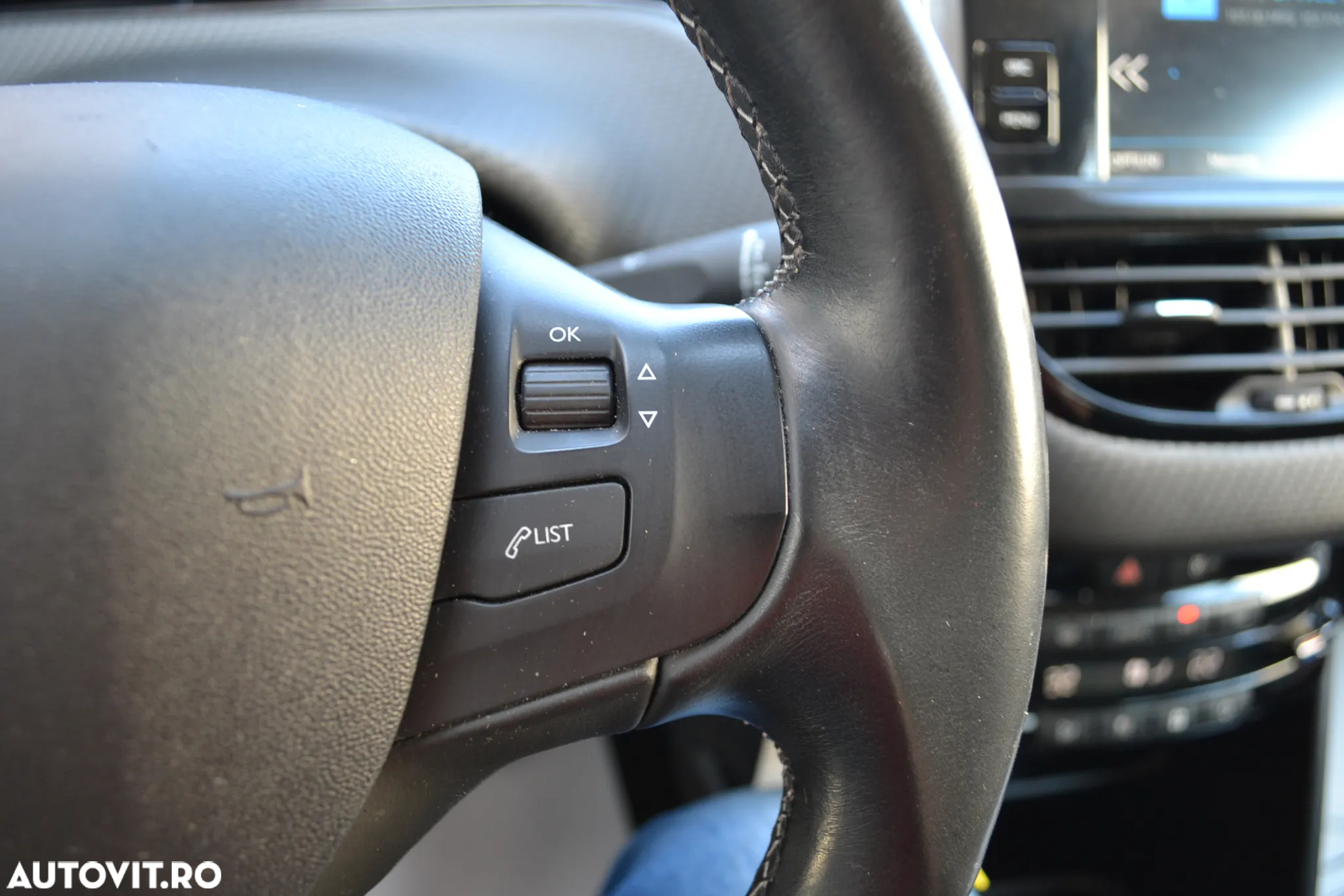 Peugeot 2008 PureTech 130 Stop&Start EAT6 Allure - 16