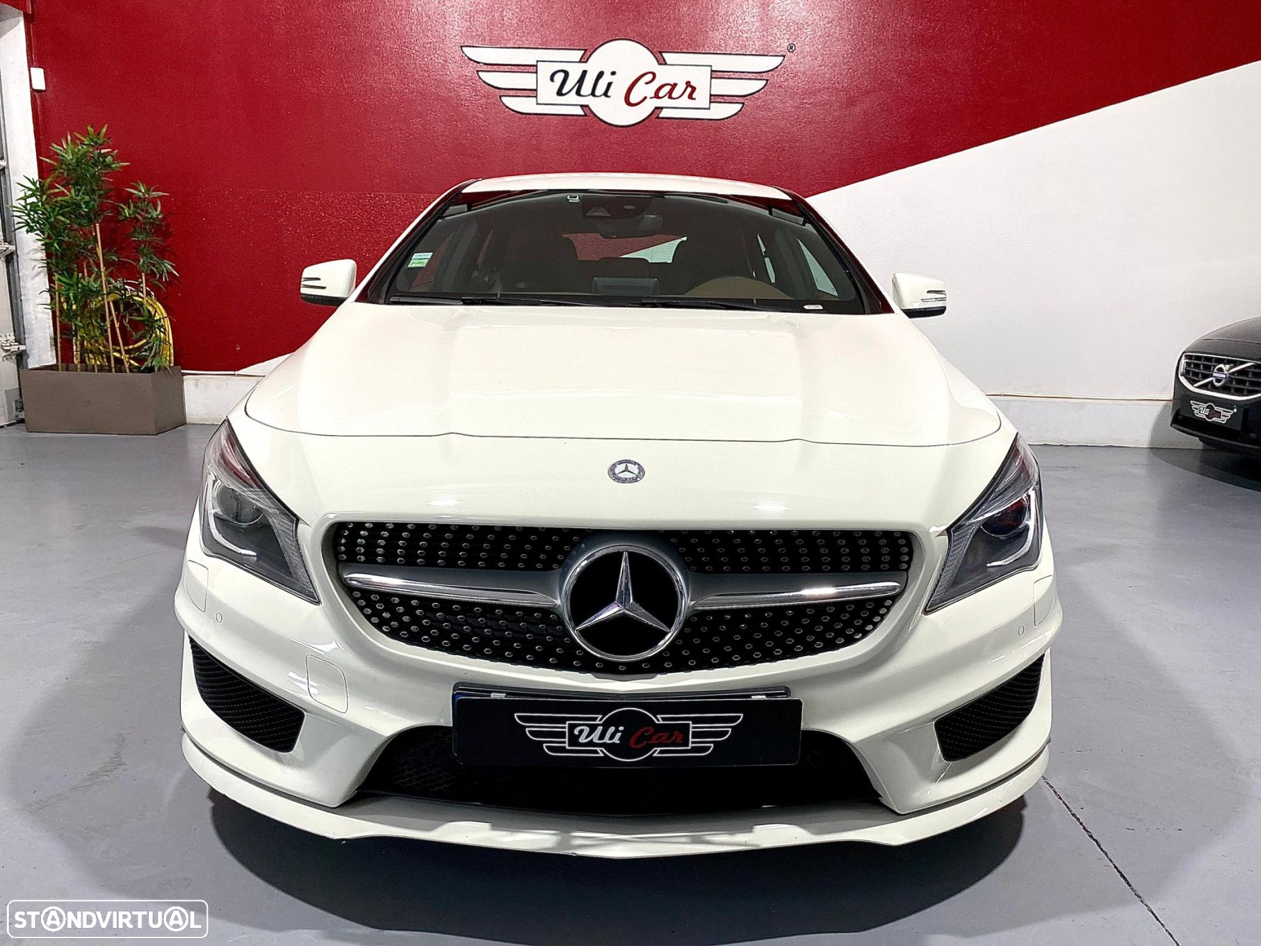 Mercedes-Benz CLA 200 - 40