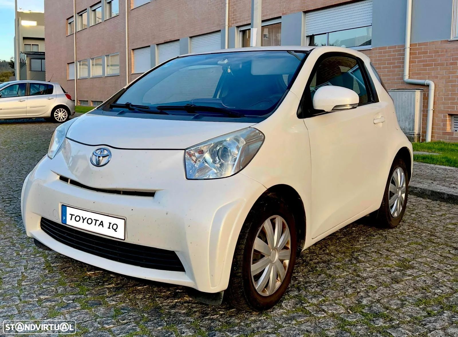 Toyota iQ 1.0 VVT-i - 1