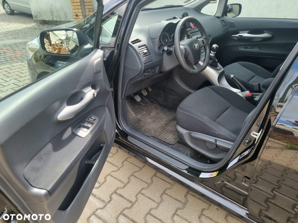 Toyota Auris 1.6 Premium + - 20