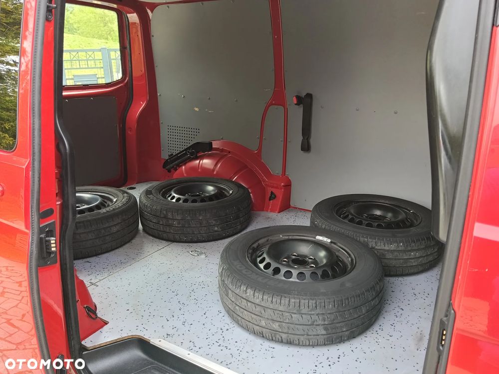 Volkswagen Transporter - 11