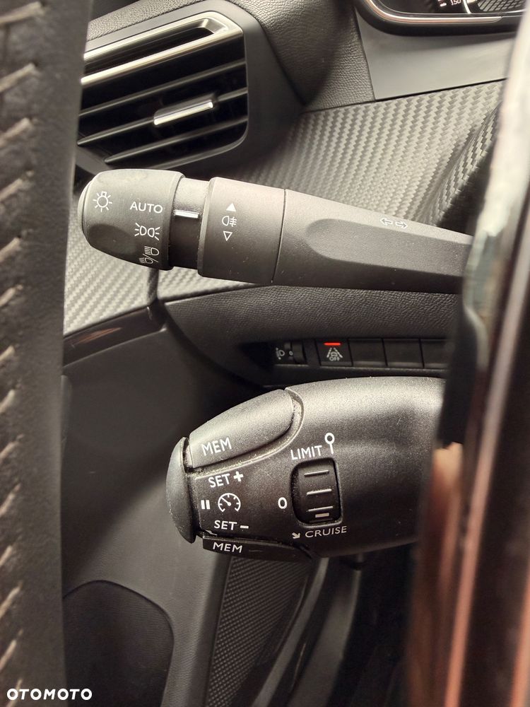 Peugeot 2008 PureTech 100 Style - 18