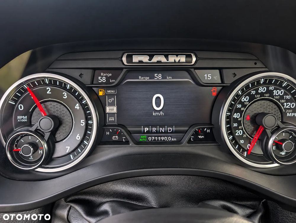 RAM 1500 Crew Cab Shortbed Bighorn - 25