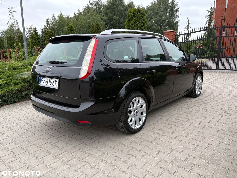 Ford Focus 1.6 Ghia - 6