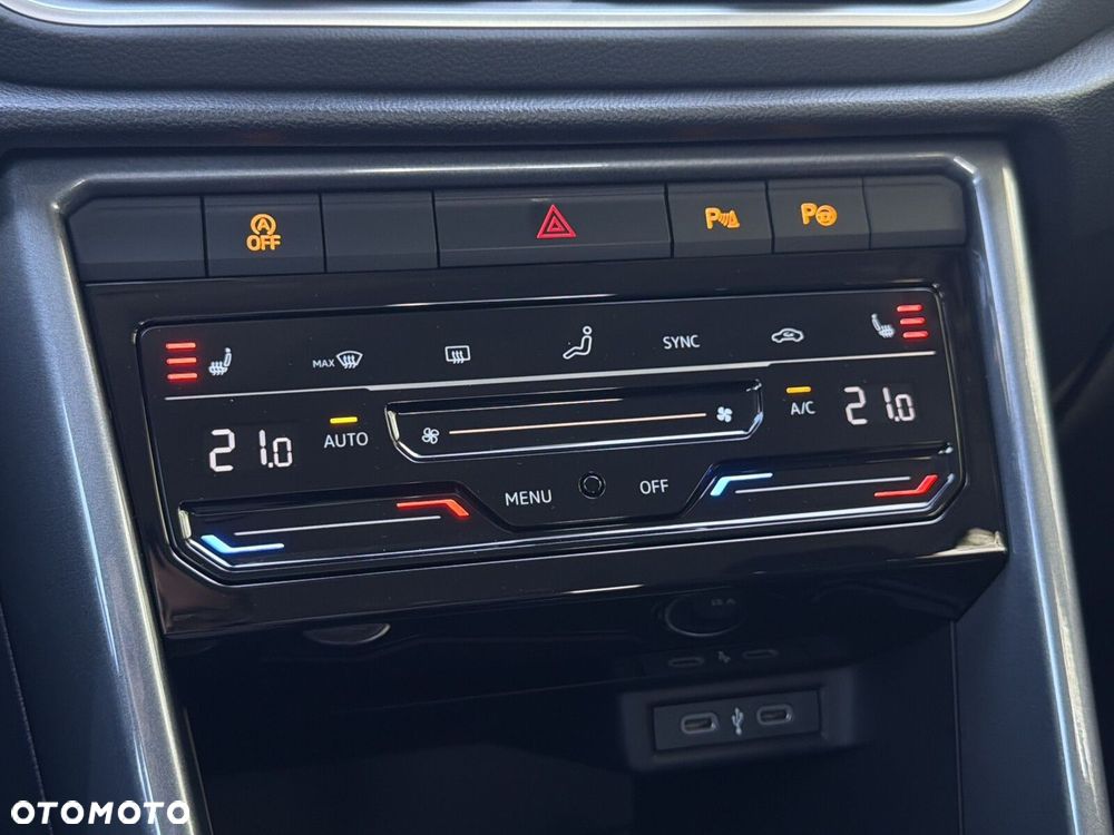 Volkswagen T-Roc 1.5 TSI Style DSG - 27