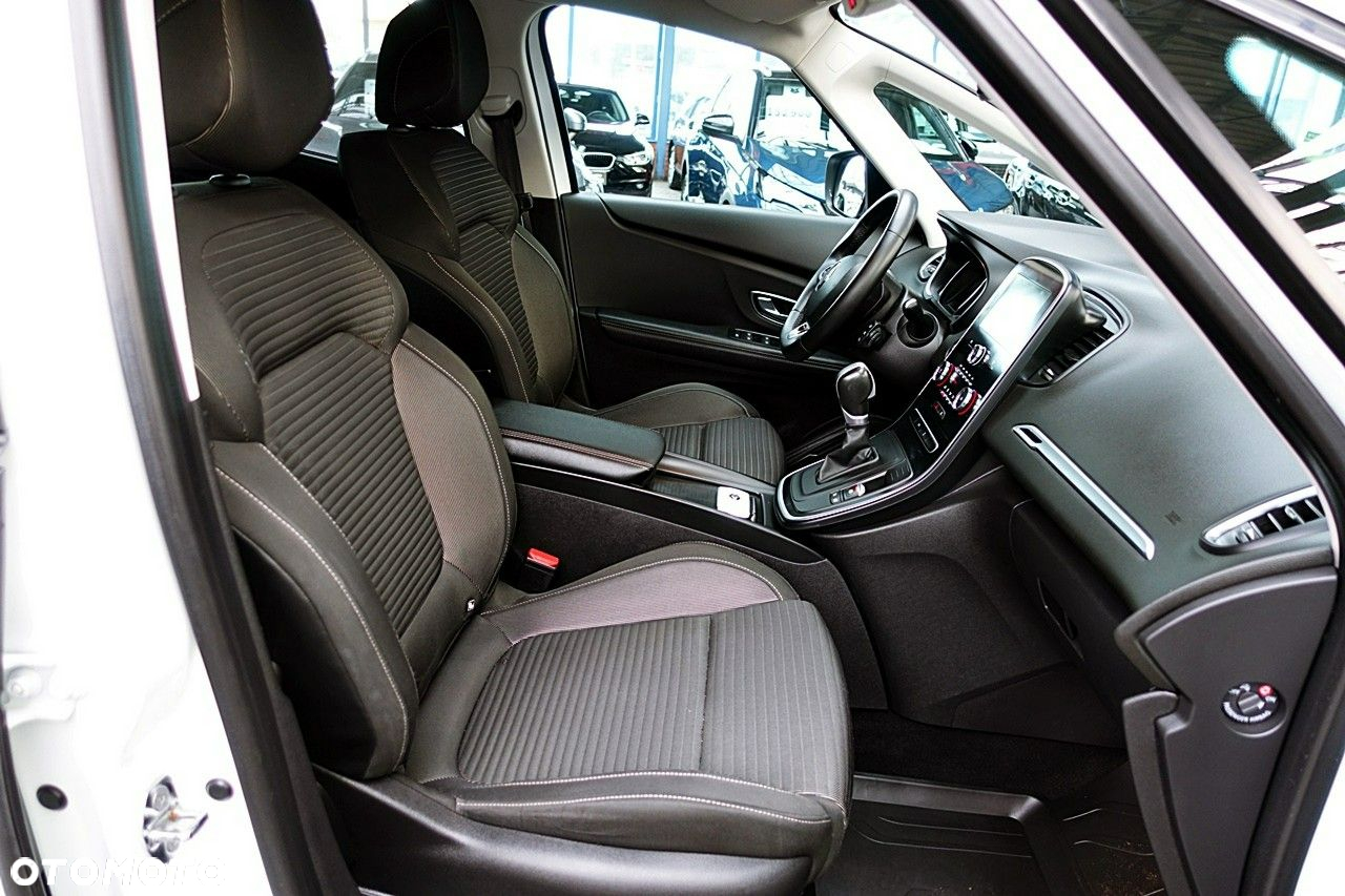 Renault Grand Scenic - 11