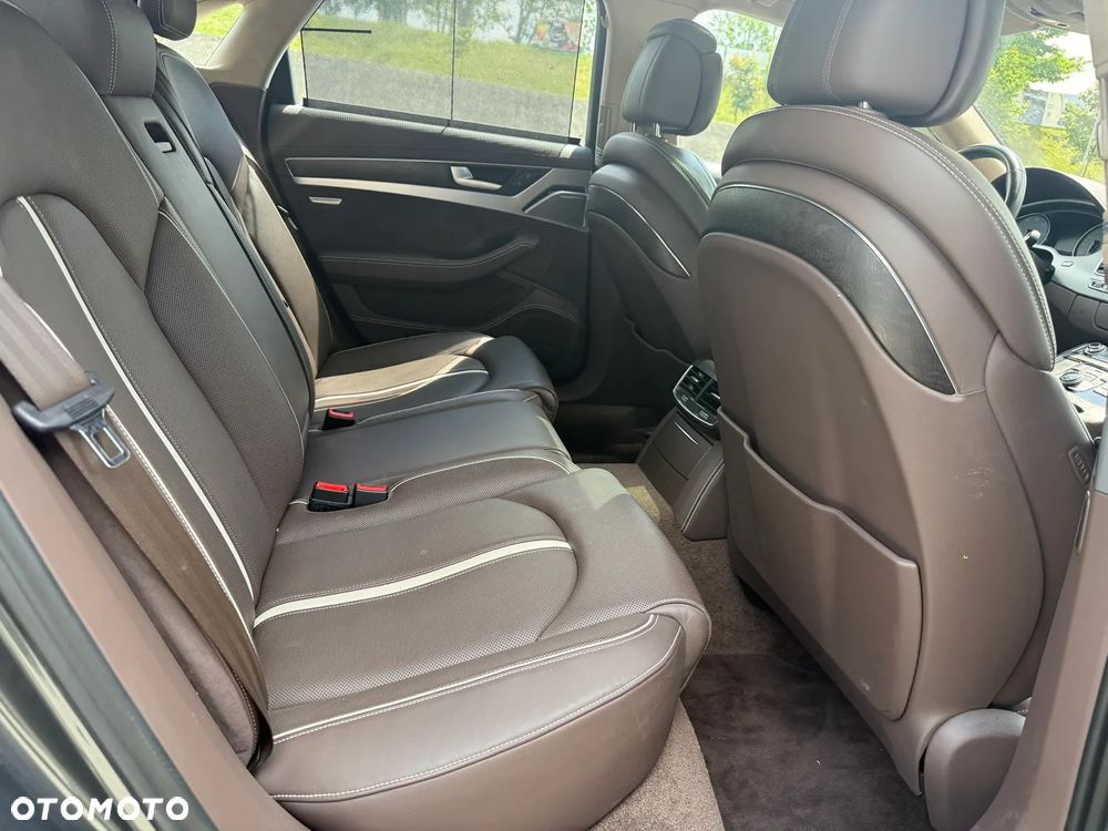Audi S8 - 4