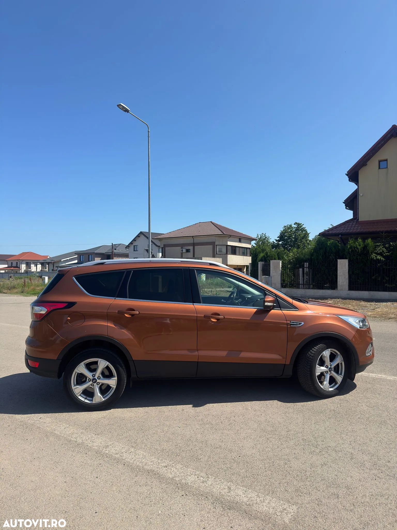 Ford Kuga - 1