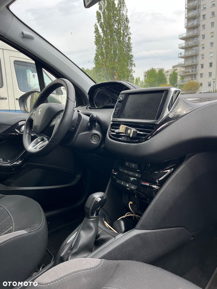 Peugeot 208 1.2 PureTech Active - 12
