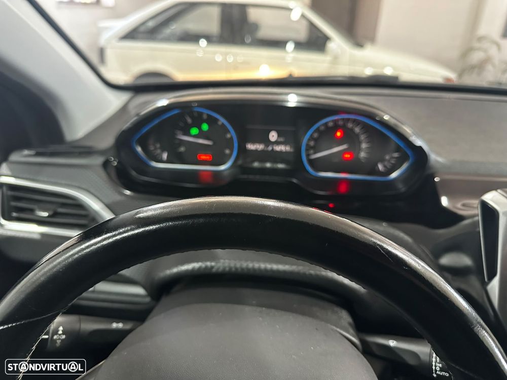 Peugeot 2008 1.6 e-HDi Allure - 12
